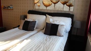 Standard tvåbäddsrum - 2 enkelsängar | Mörkläggningsgardiner, gratis wi-fi och sängkläder