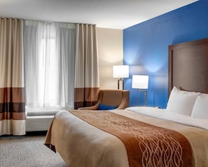 Standard Room, 1 King Bed, Non Smoking | Premium bedding, desk, iron/ironing board, free WiFi - Comfort Inn & Suites Caldwell (Caldwell)