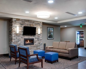 Lobby - Comfort Inn & Suites Caldwell (Caldwell)