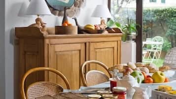 Petit déjeuner buffet compris tous les jours