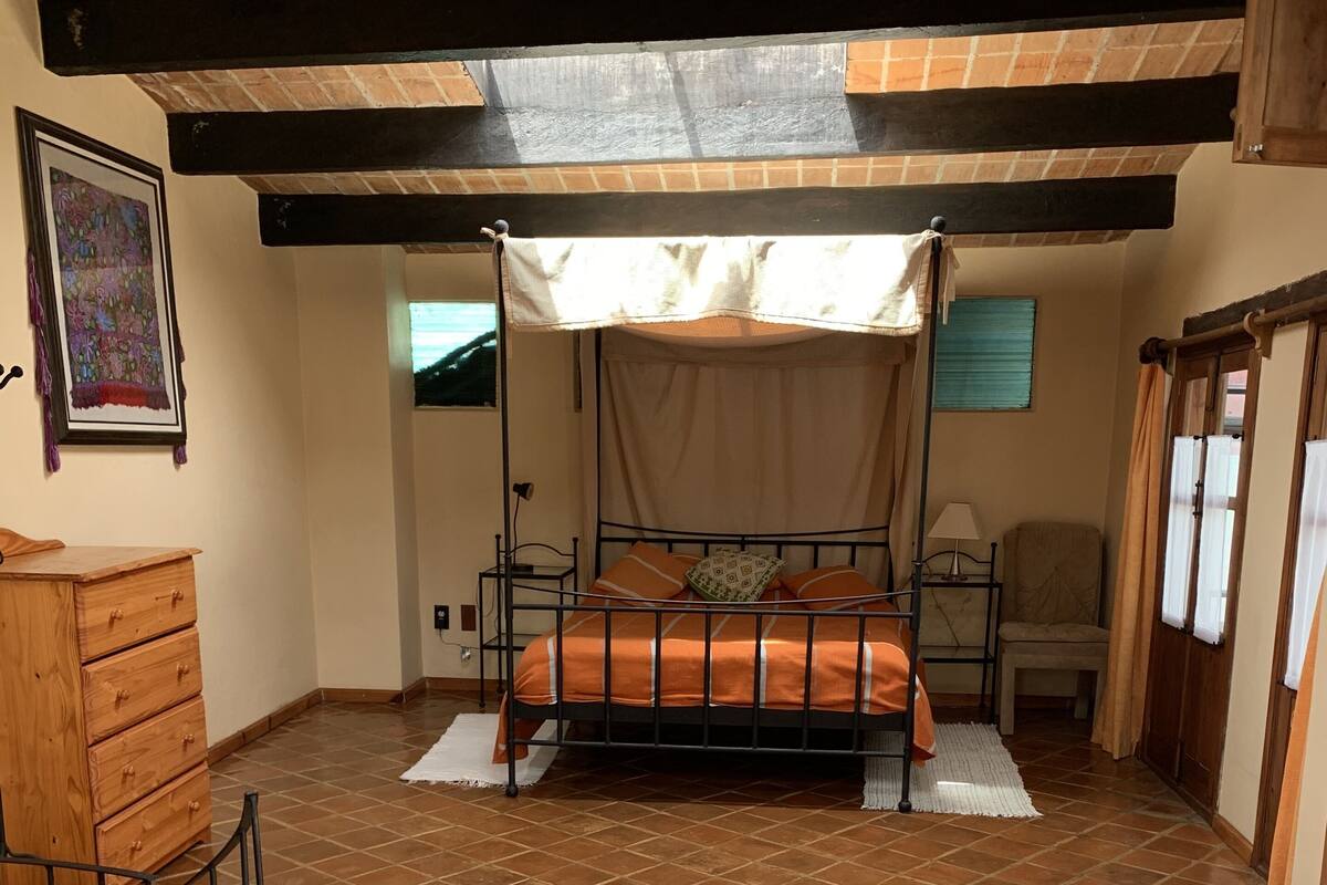 Kamar Double Deluks | 1 kamar tidur, selimut bulu angsa, meja kerja, dan setrika/meja setrika