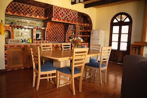 Deluxe Double Room | Private kitchen | Fridge, microwave, oven, stovetop
