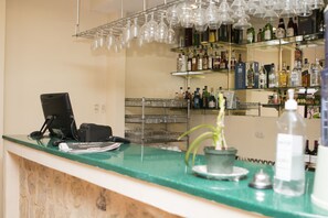 Bar (en el alojamiento)