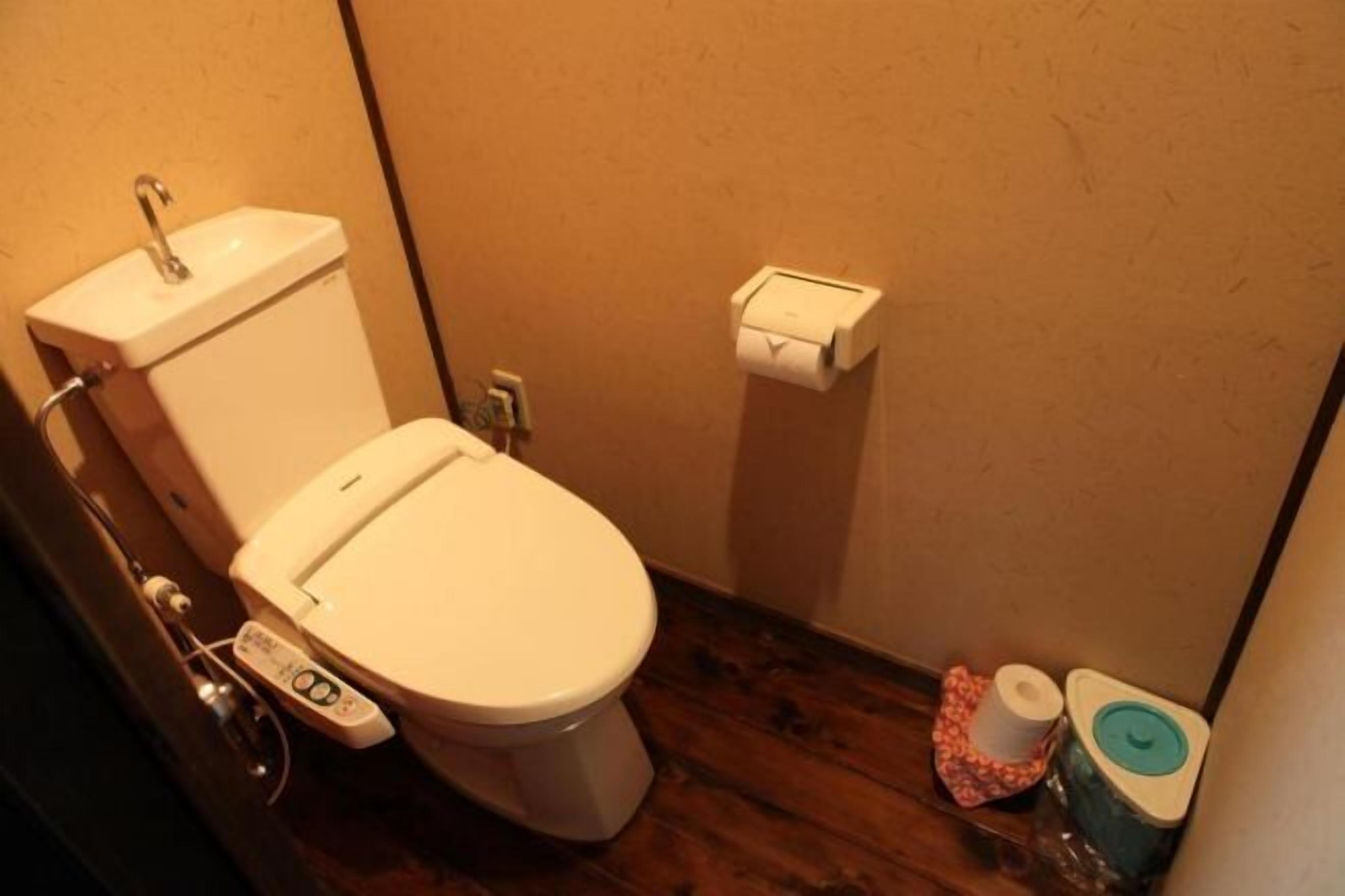 Bathroom | Free toiletries, hair dryer, bathrobes, slippers