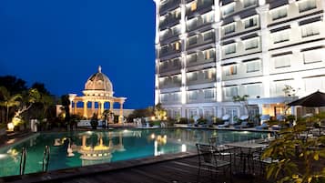 Front of property - evening/night