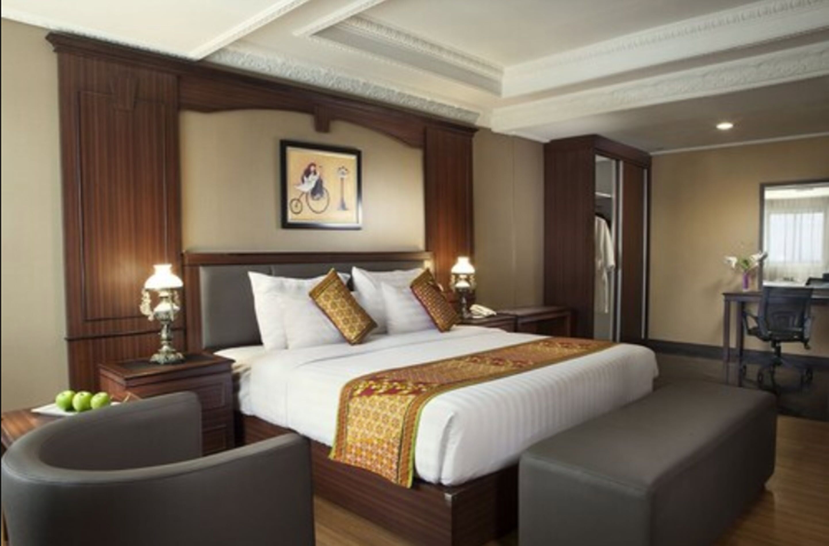 Suite, en angle | Coffres-forts dans les chambres, bureau