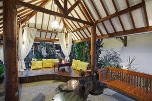 Pemandangan dari hartanah