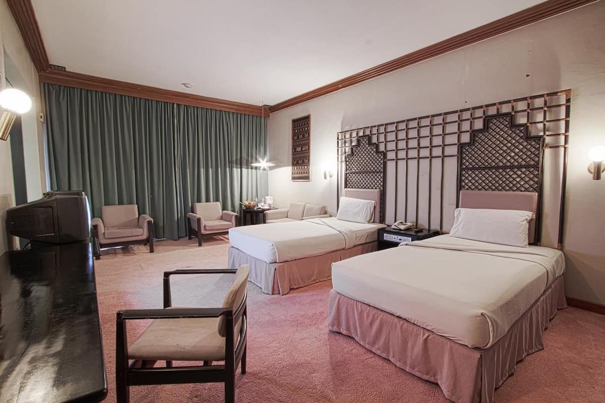 deluxe room | 1 bedroom, desk, blackout curtains, soundproofing