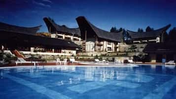 Kolam renang outdoor