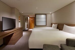 Deluxe Twin Room | Down duvets, in-room safe, desk, blackout curtains - Royal Inn Taipei Nanxi (Taipei)