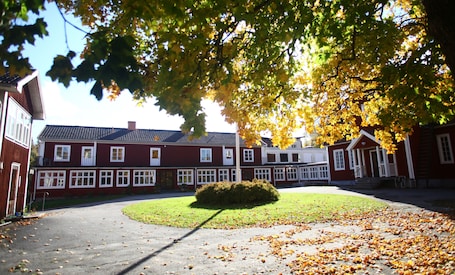 Fachada da propriedade. Nyhyttans Kurort