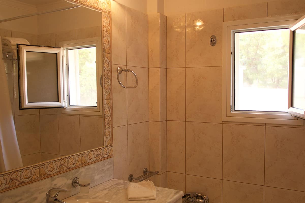 apartment, 1 bedroom | bathroom | free toiletries, hair dryer, towels