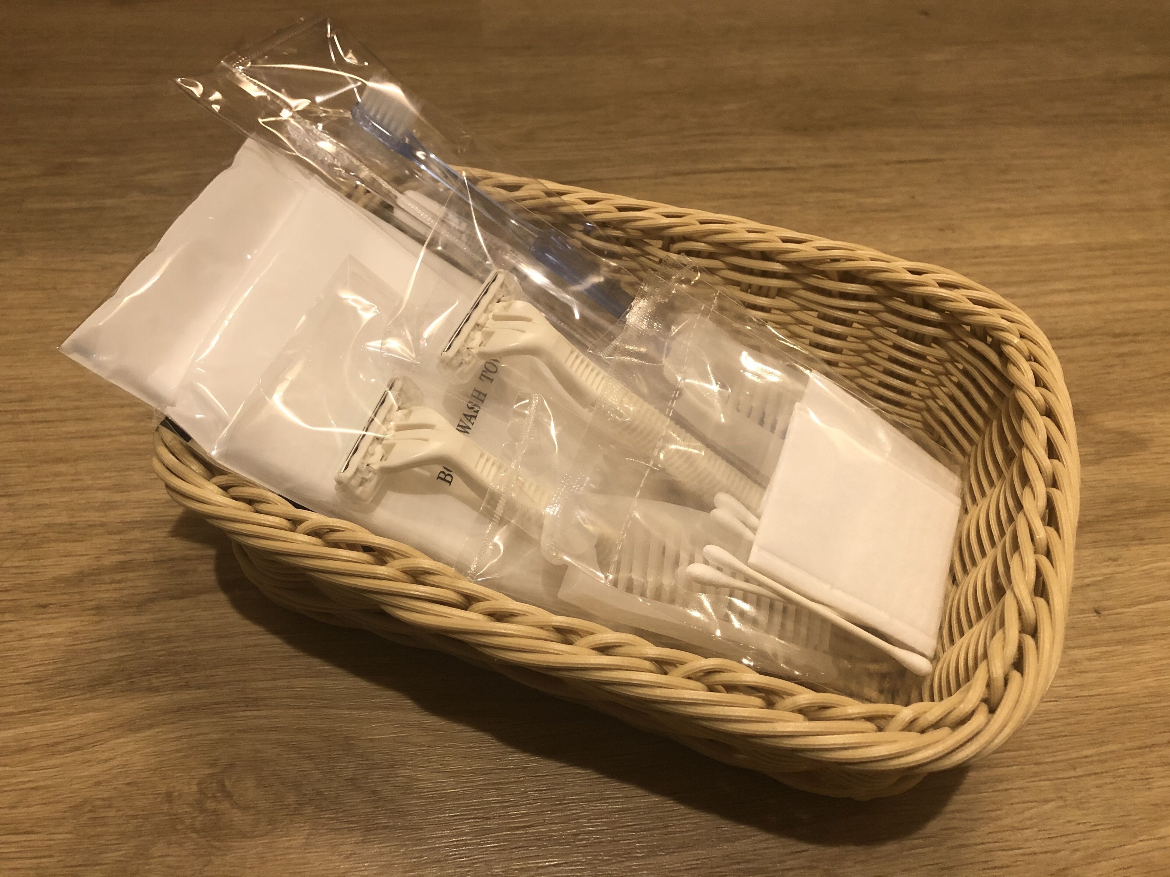 shower, rainfall showerhead, free toiletries, hair dryer