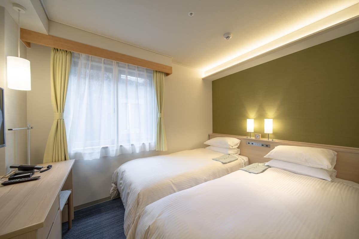 [Non Smoking] Economy Twin Room (15 sqm) | In-room safe, desk, laptop workspace, iron/ironing board (on request)