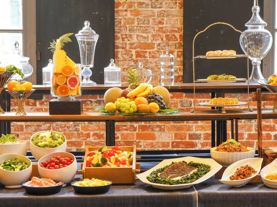 Daily buffet breakfast for a fee