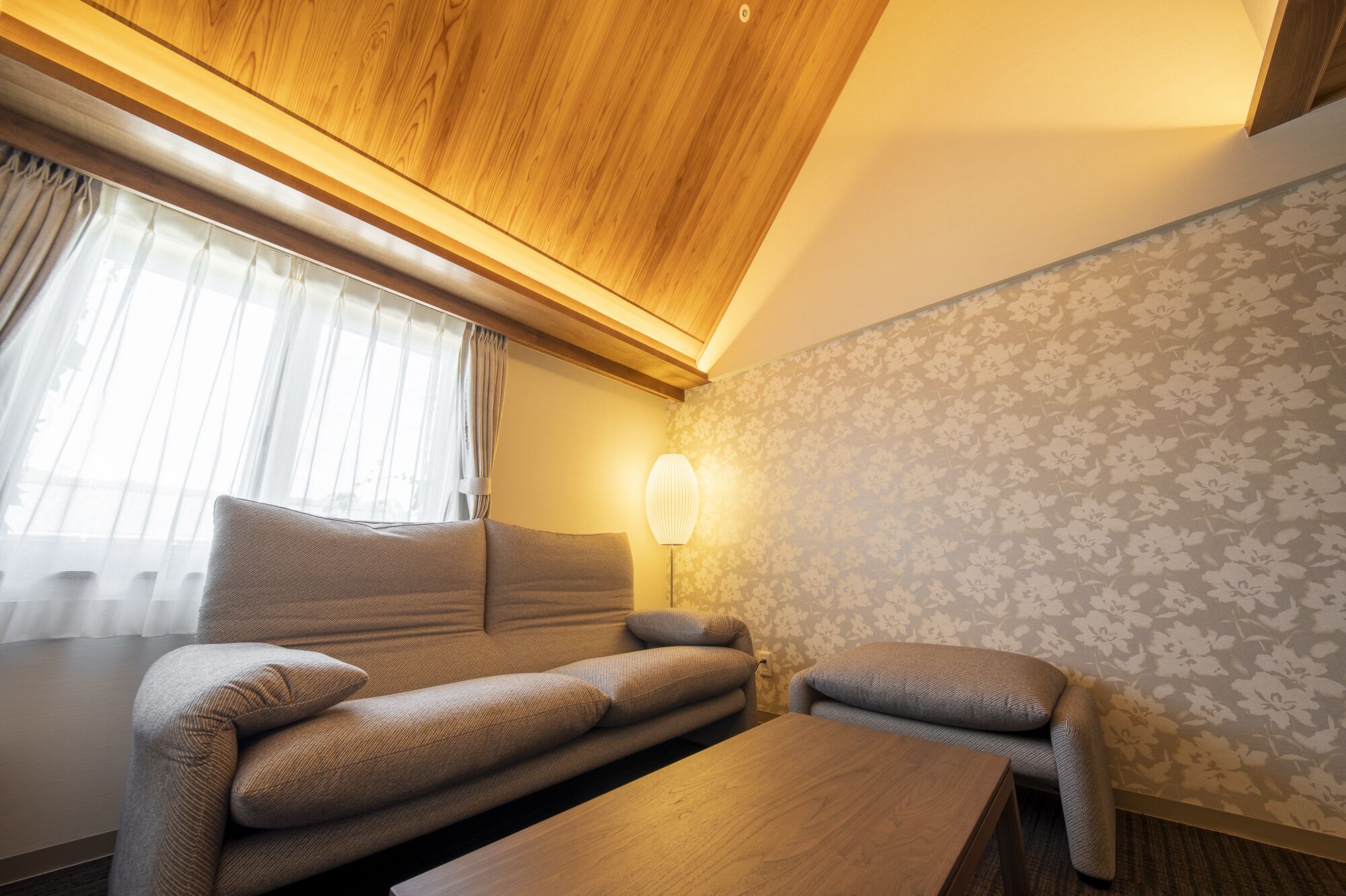 [non smoking] royal suite (51 sqm) | 1 bedroom, in-room safe, desk, laptop workspace