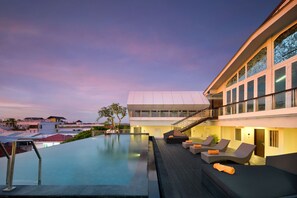 Rooftop pool - Fashion Hotel Legian (Kuta)