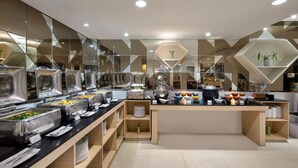 Daily buffet breakfast for a fee - Fashion Hotel Legian (Kuta)