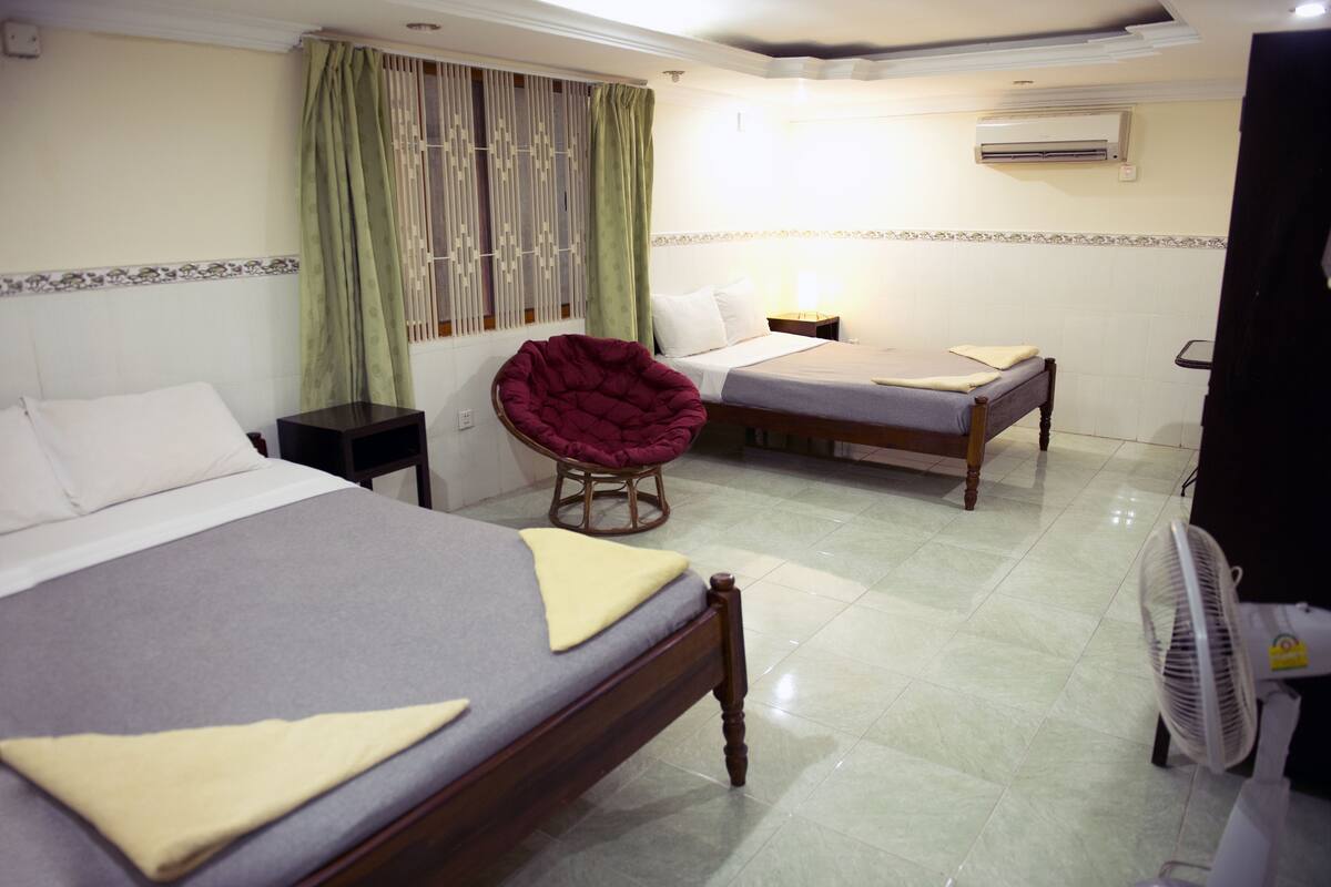 Twin (Sleeps 4) | Minibar, in-room safe, rollaway beds (surcharge), WiFi (free)