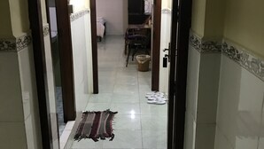 Twin (Sleeps 4) | Minibar, in-room safe, rollaway beds, free WiFi - Velkommen Guesthouse - Phnom Penh (Phnom Penh)