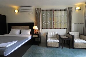 ดีลักซ์เพนท์เฮาส์ | มินิบาร์, ตู้นิรภัยในห้องพัก, เตียงเสริม/เปล, Wi-Fi ฟรี