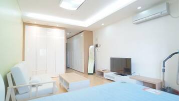 ์คํ ๋ค๋๋ฃธ | 1 ๊ฐ์ ์นจ์ค, ๊ณ ๊ธ ์นจ๊ตฌ, ๊ฐ๊ฐ ๋ค๋ฅธ ์คํ์ผ์ ์ธํ
๋ฆฌ์ด, ์๋ง ์ปคํผ