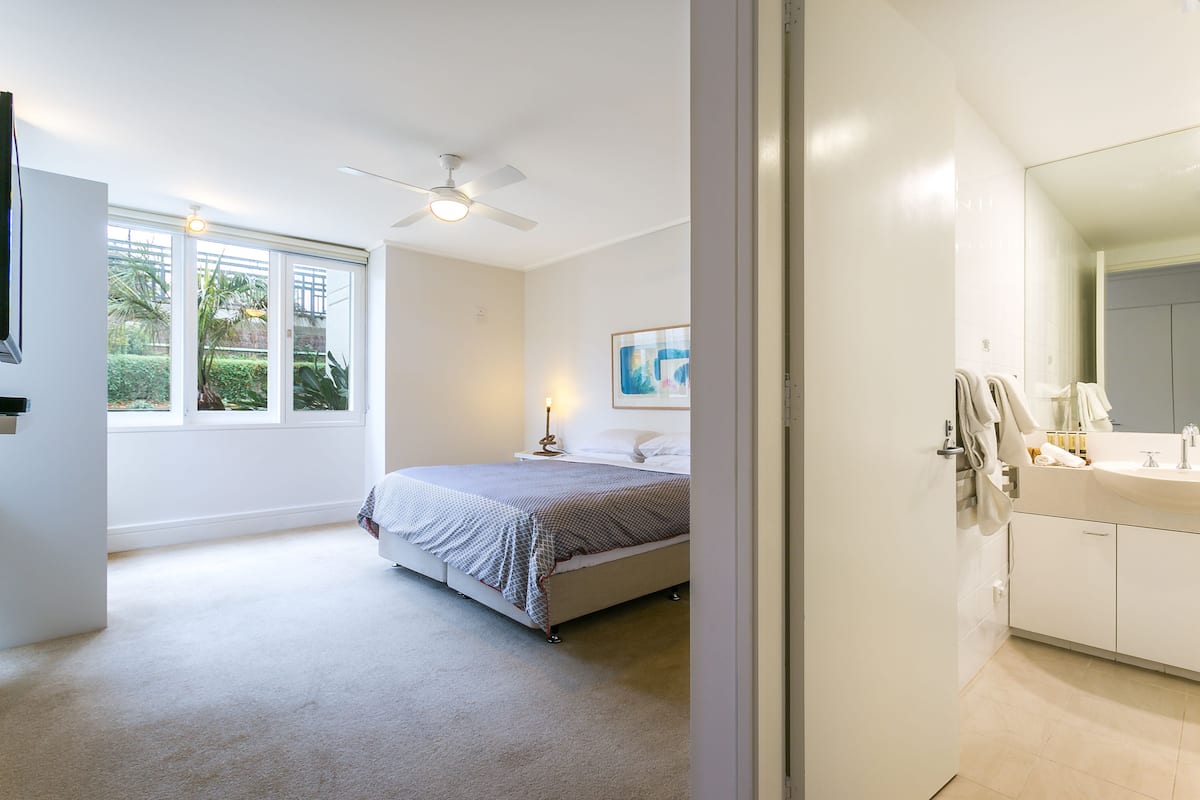 three bedroom apartment | iron/ironing board, free wifi, bed sheets, wheelchair access