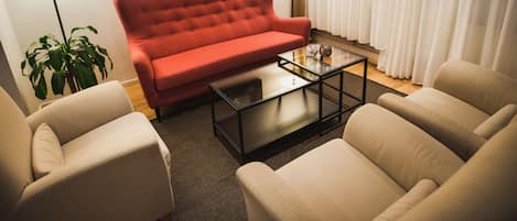 Basic Studio | Living area