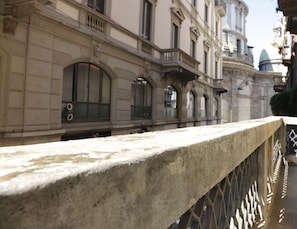 Balcony - Casa Milano Apartments and Rooms  (Milan)