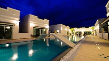 Outdoor pool, pool loungers