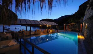 Poolside bar - Blue Princess Beach Hotel & Suites (Corfu)