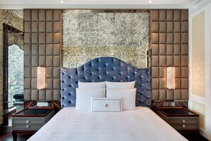 Deluxe King, Free Minibar, City View | Frette Italian sheets, premium bedding, down duvets, free minibar