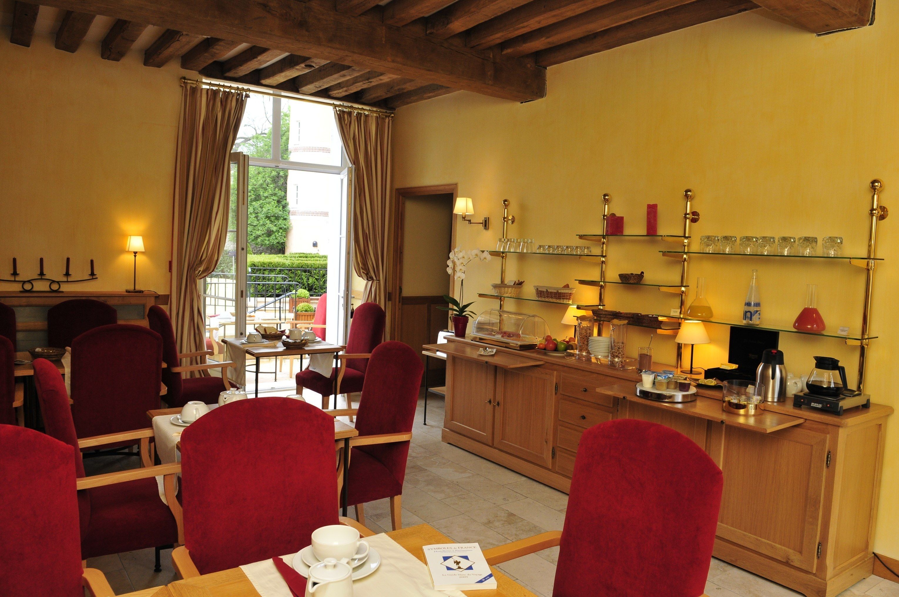 daily buffet breakfast (eur 22 per person)