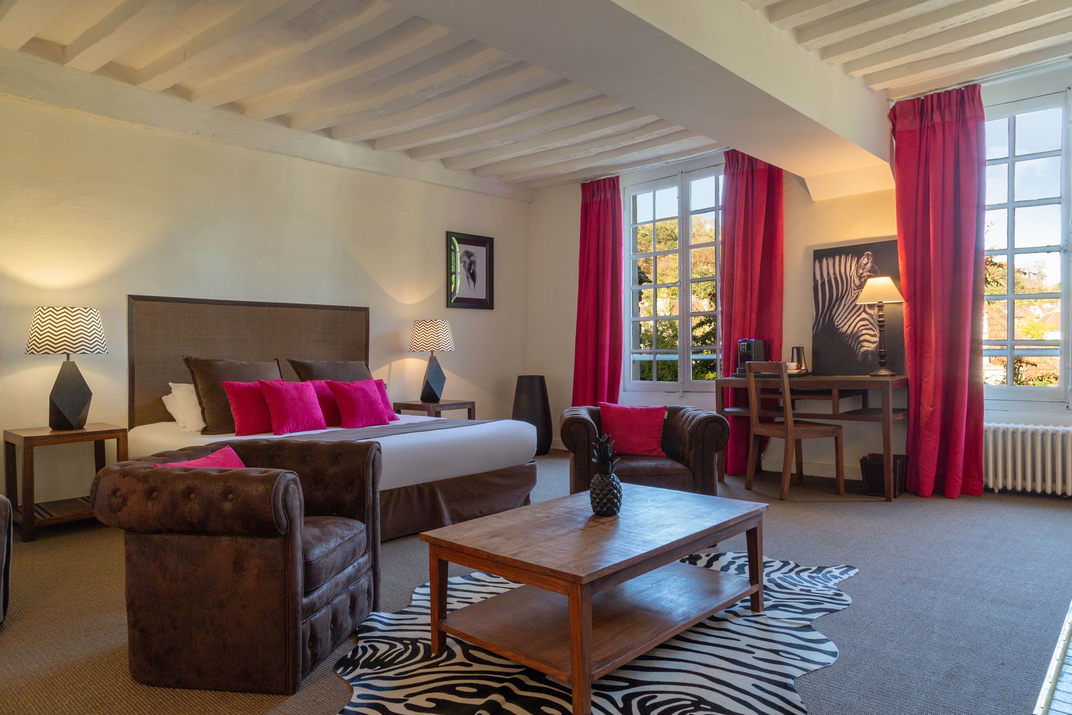 deluxe double room, 1 double bed with sofa bed | 1 bedroom, minibar, in-room safe, individually decorated