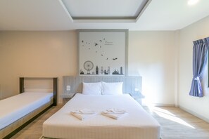 Quarto casal standard | Frigobar, cofres nos quartos, escrivaninha, cortinas blackout
