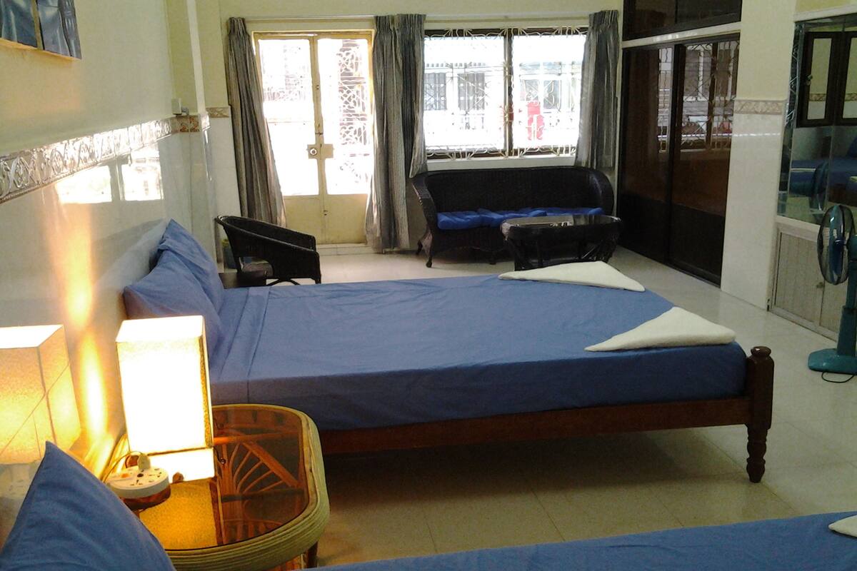 Double AC, private bathroom | WiFi (free)