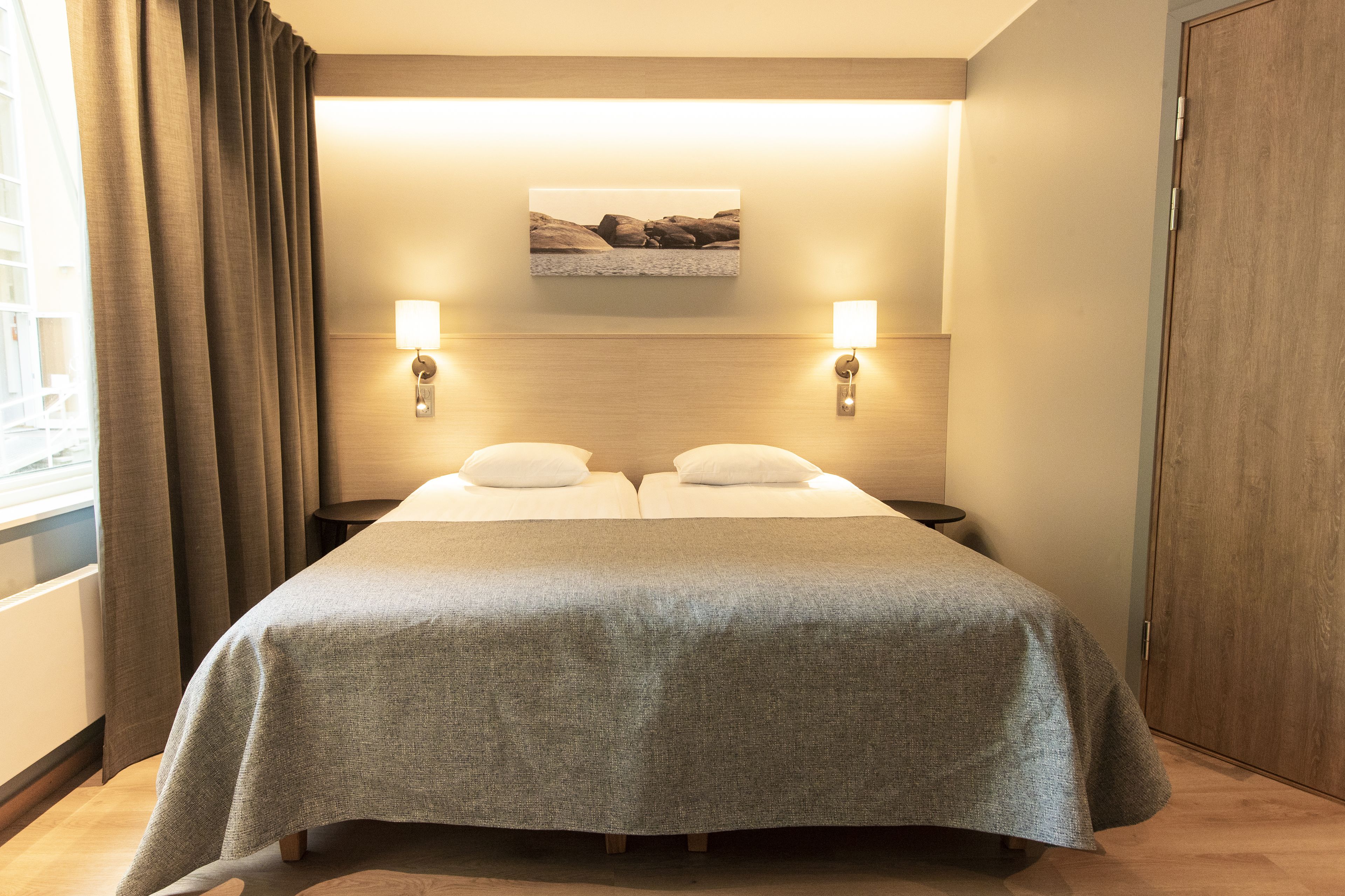 double room, 2 single beds | courtyard view