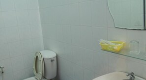 Ducha y artículos de higiene personal gratuitos