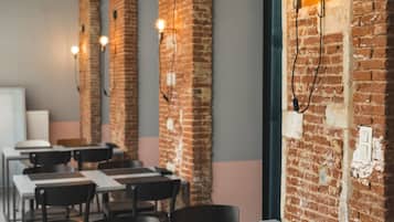 Petit déjeuner buffet servi tous les jours en supplément