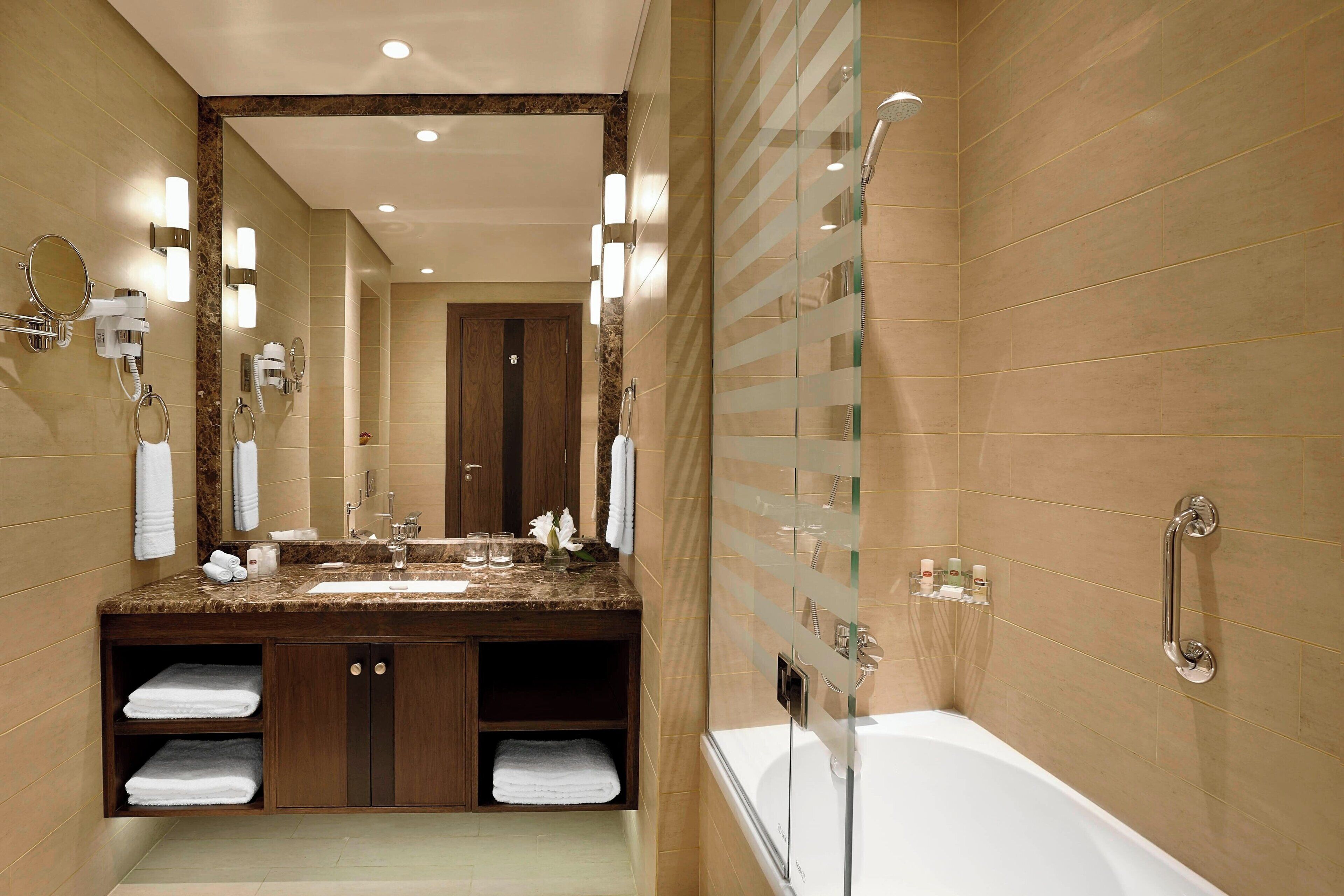 executive studio, 1 bedroom | bathroom | hair dryer, towels