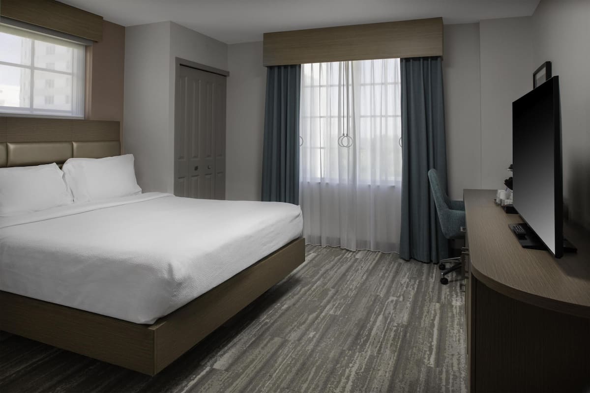 In-room safe, desk, free cribs/infant beds, free WiFi