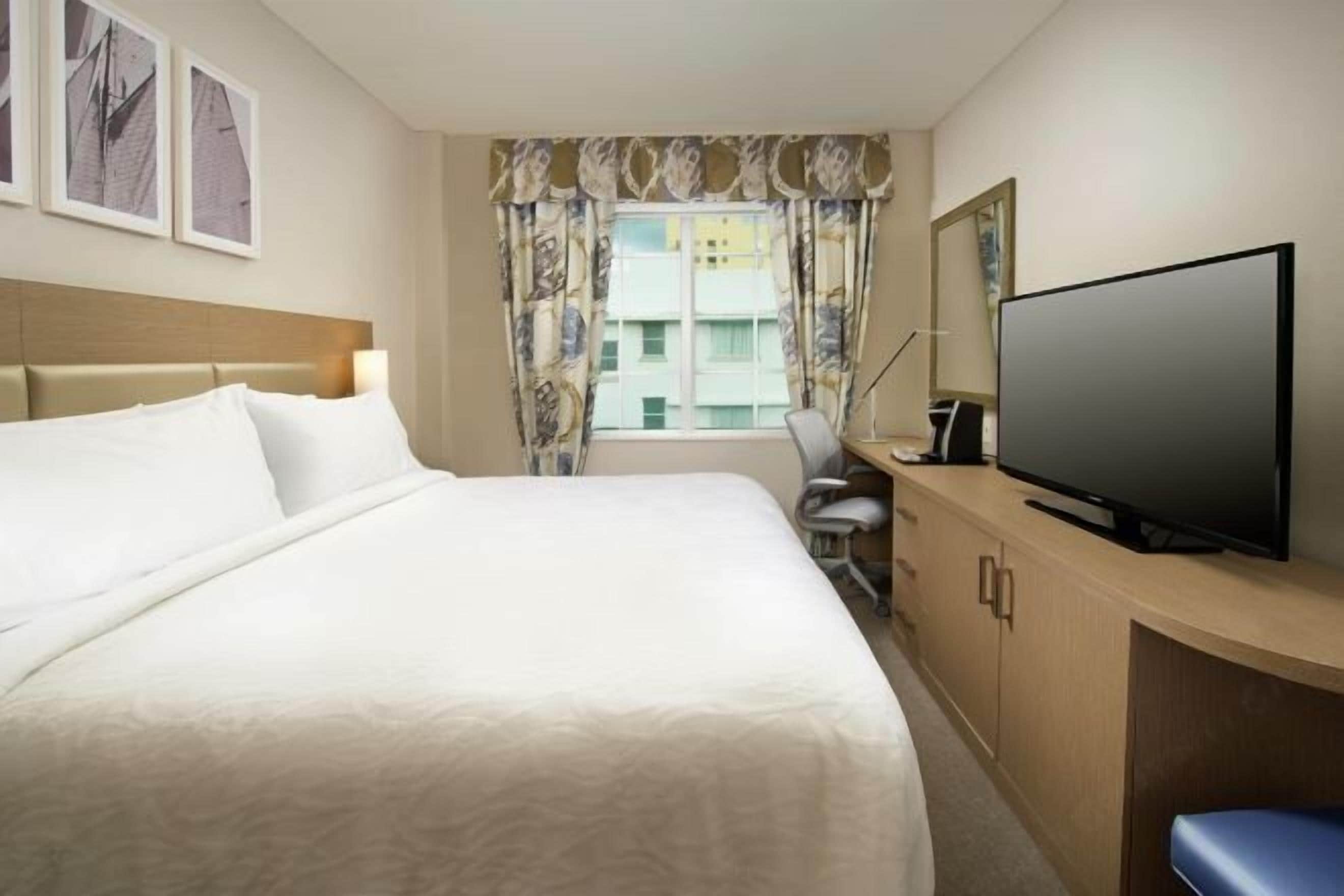 Een kluis op de kamer, een bureau, gratis babybedden, gratis wifi