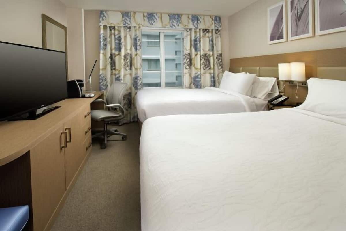 Een kluis op de kamer, een bureau, gratis babybedden, gratis wifi