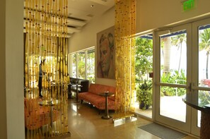 Interior entrance - Royal Blues Hotel (Deerfield Beach)