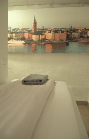 Chambre avec lits jumeaux, salle de bains privée (no windows) | Chambres insonorisées, Wi-Fi gratuit, draps fournis