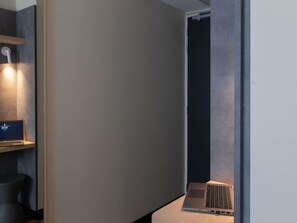 Room, 1 Double Bed with Sofa bed, Non Smoking | Desk, laptop workspace, blackout drapes, soundproofing