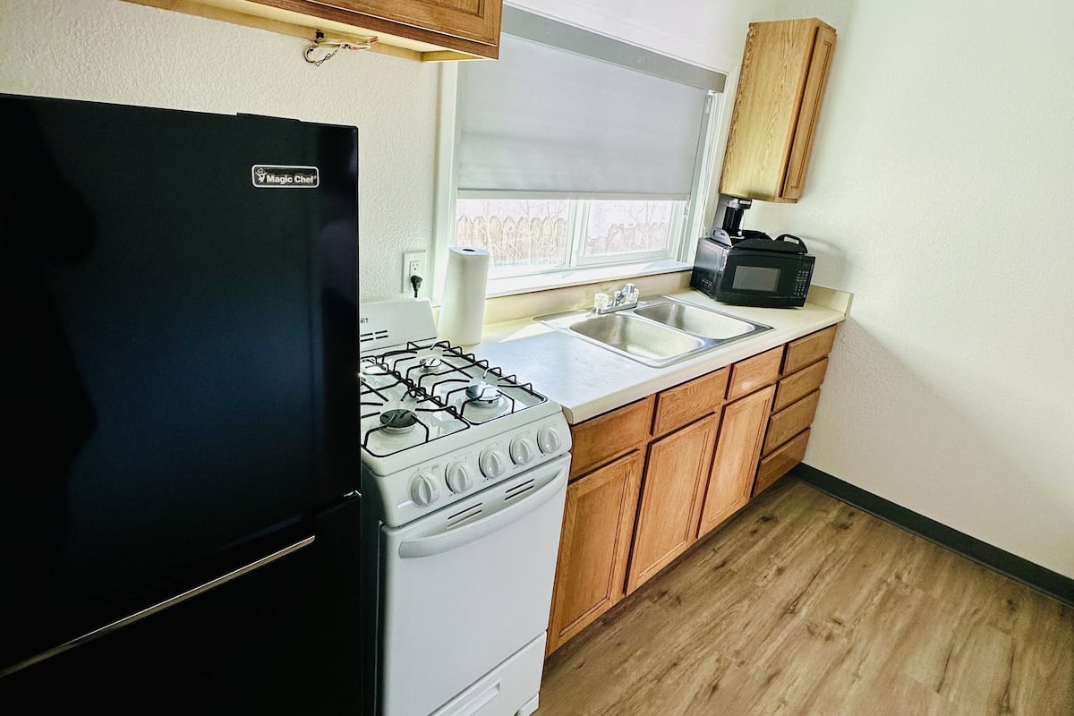 Fridge, microwave, coffee/tea maker