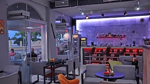 Bar (on property) - Zephyros Hotel (Kos)