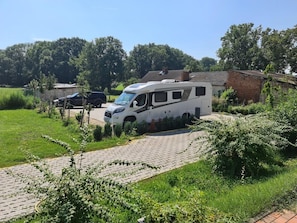 Free self-parking - Landhotel Löwenbruch (Ludwigsfelde)
