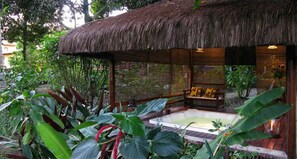 Bañera de hidromasaje exterior